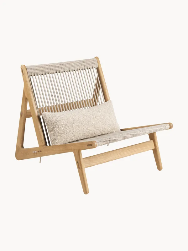 Sillón artesanal de madera de roble con cojín de asiento MR01 Initial - GUBI