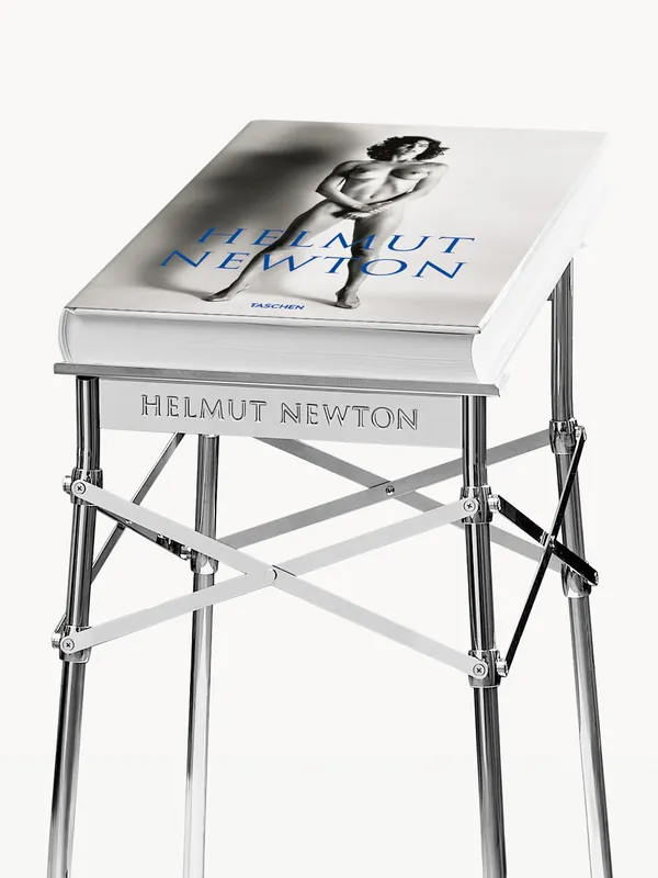Libro ilustrado Helmut Newton - Baby Sumo with Bookstand