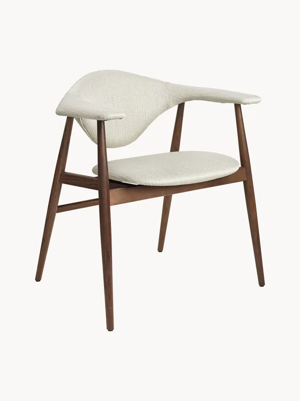 Silla con reposabrazos de madera de nogal Masculo - GUBI