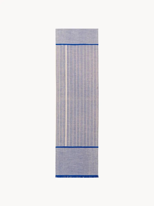Alfombra corredor lavable de pelo corto para interior/exterior con flecos Monochrome, diseño Folkform - Louis de Poortere