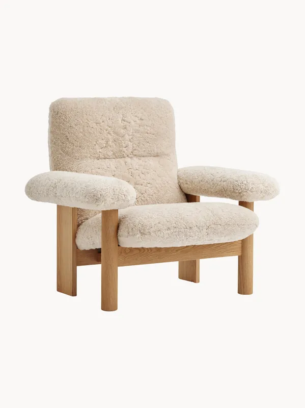 Sillón lounge en borreguillo con madera de roble Brasilia - Audo Copenhagen