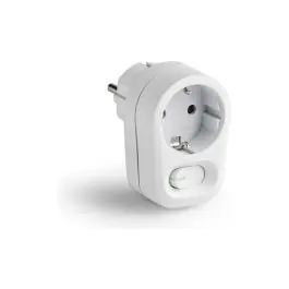 Adaptador frontal 1 toma c0n interruptor blanco 16a 250v famatel