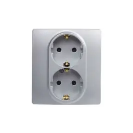 Base enchufe doble 2p+t plata serie niloe legrand