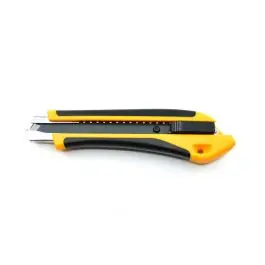 Cuter abs+tpr bicomponente autobloqueo cuchilla 18 mm sk2h ironside